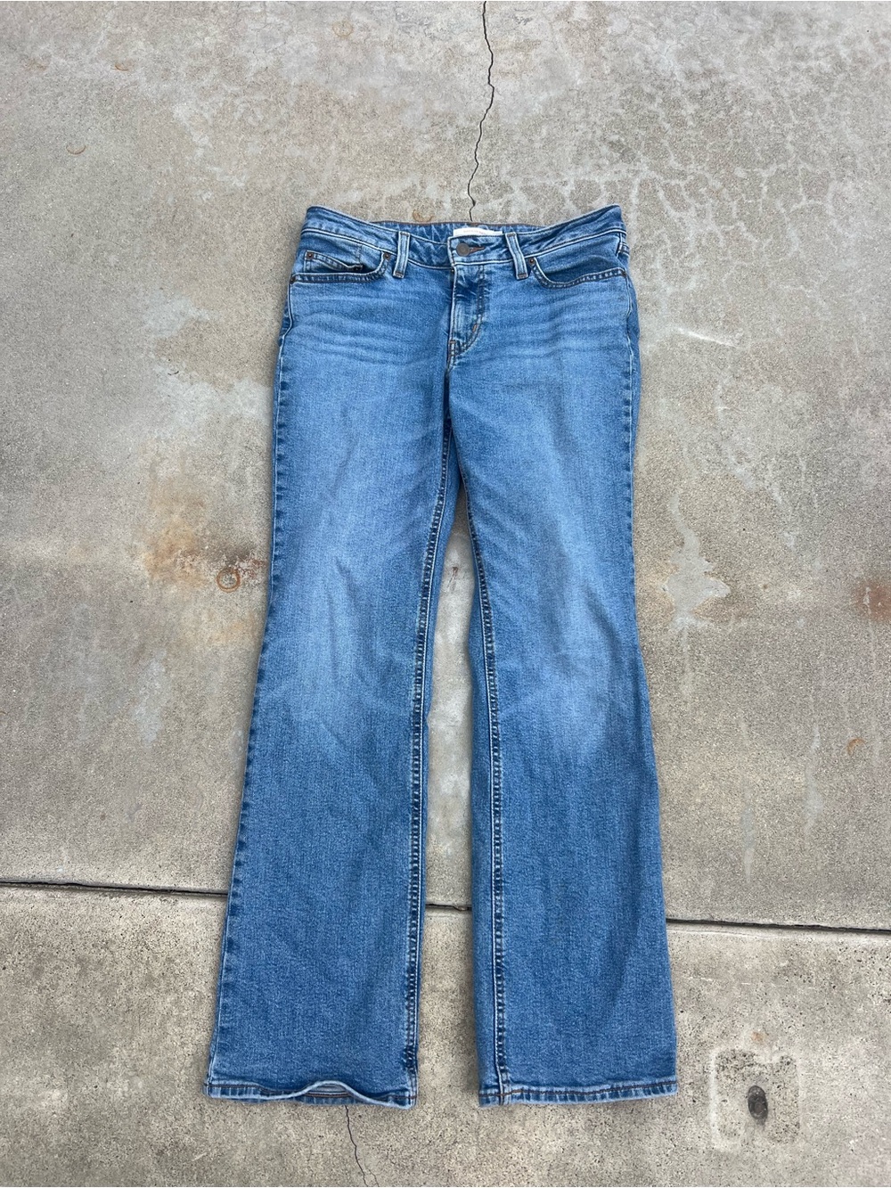 Levi’s superlow boot cut size 29